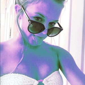 Meet your Posher, Nicole